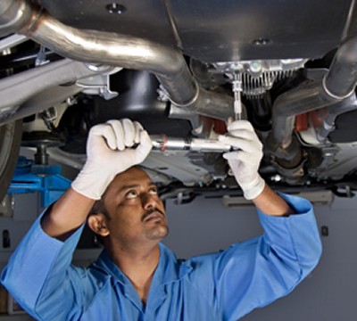 Mechanic Repairing Axle in San Antonio, TX